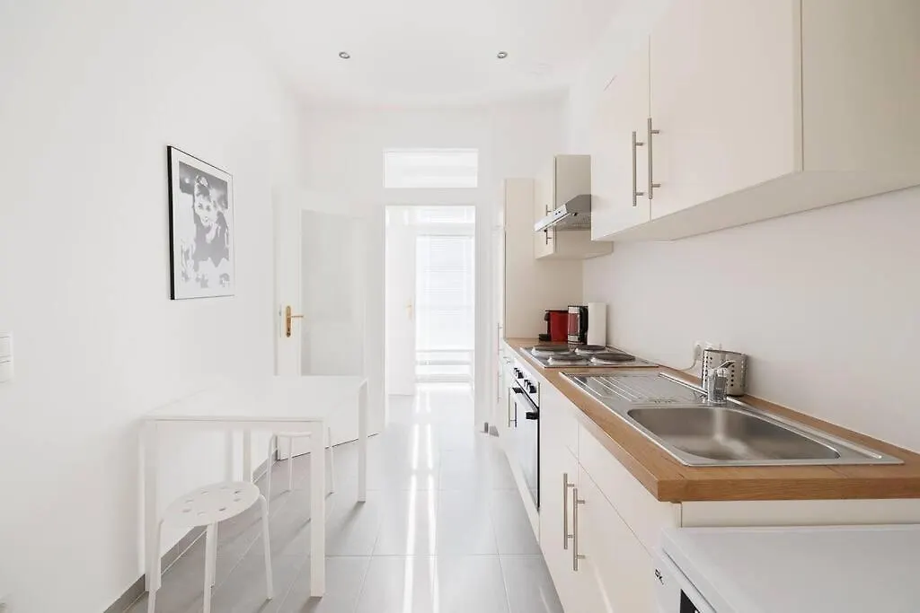 Modern Central City Apartment - Netflix 2 Bedroom Viena 0*,  Austria
